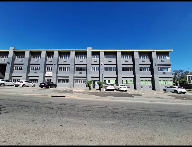 490M² SHOWROOM TO LET IN WYNBERG